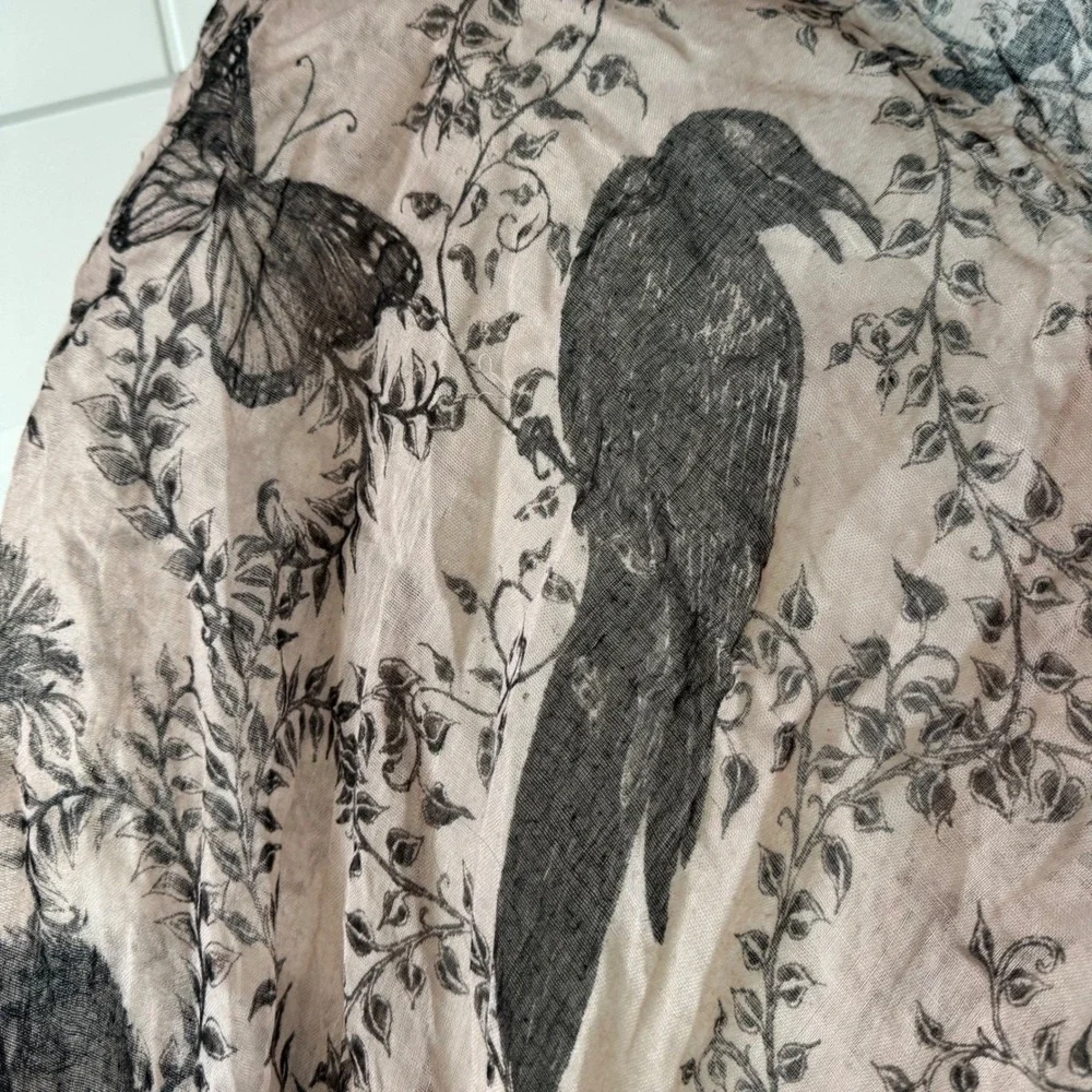 N/A lightweight airy